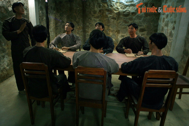 Trong hai cuộc kháng chiến của dân tộc, đây là nơi ẩn náu của nhiều chiến sĩ cách mạng. Các hoạt động bí mật ở nơi đây đã không bị phát hiện trong suốt nhiều thập niên...