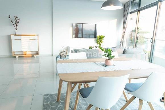 Siêu mẫu lựa chọn nội thất gam màu trung tính, hiện đại trẻ trung. Ảnh: Homedy