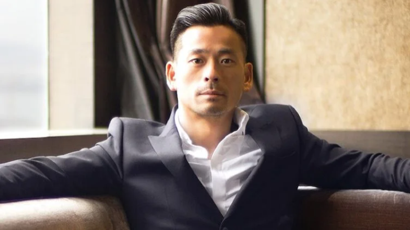 Trong vòng chưa đầy 10 năm lập nghiệp, Châu Trác Hoa trở thành tỷ phú nổi danh ở khu vực Hong Kong và Macau với khối tài sản hàng tỷ USD. Theo Sina, thị phần kinh doanh của Châu Trác Hoa chiếm 70% trong ngành cờ bạc, đứng đầu Macau.