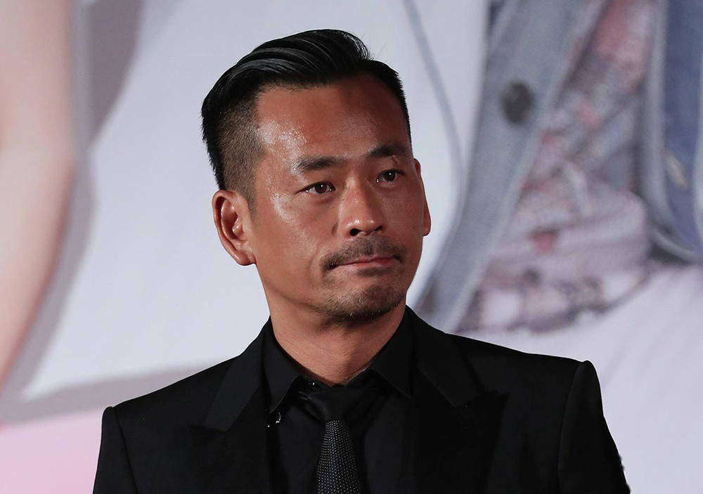 Ngoài ra, Châu Trác Hoa còn thành lập công ty Sun International chuyên về dịch vụ chăn nuôi và buôn bán ngựa tại Australia, Mỹ và các nước châu Âu. Sự nghiệp lên như "diều gặp gió" giúp Châu Trác Hoa nhanh chóng đổi đời.