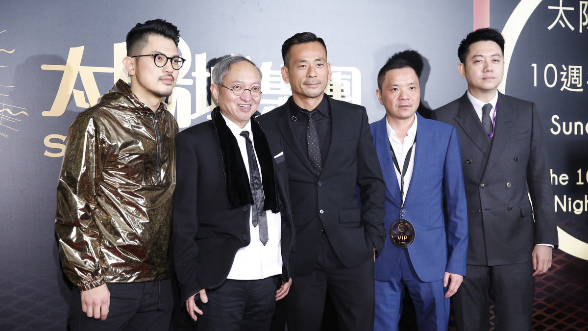 Số tiền lợi nhuận thông qua các hoạt động này theo đúng luật và được công khai là vô cùng khổng lồ, lên đến hàng chục tỷ nhân dân tệ.