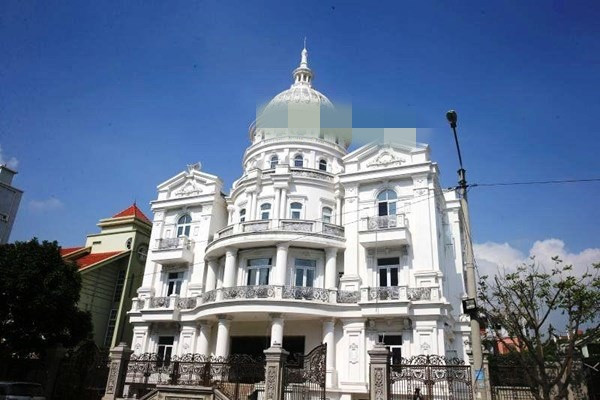 Tòa lâu đài được phỏng theo kiến trúc của tòa nhà Quốc hội Mỹ nổi tiếng thế giới. Ảnh: Một thế giới.