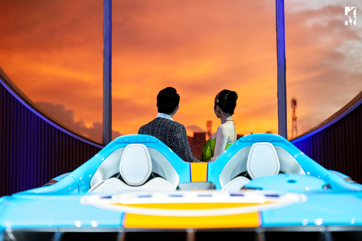 Ước tính, những vật phẩm góp mặt trong buổi kỷ niệm ngày cưới của vợ chồng đại gia Minh nhựa lên tới khoảng 200 tỷ đồng. Nguồn ảnh: FBNV