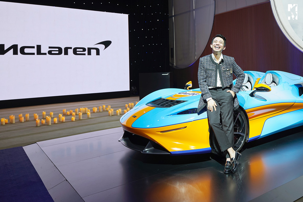 Đại gia Minh nhựa cũng là doanh nhân đầu tiên ở Việt Nam "mở bát" trải nghiệm mẫu xe này.