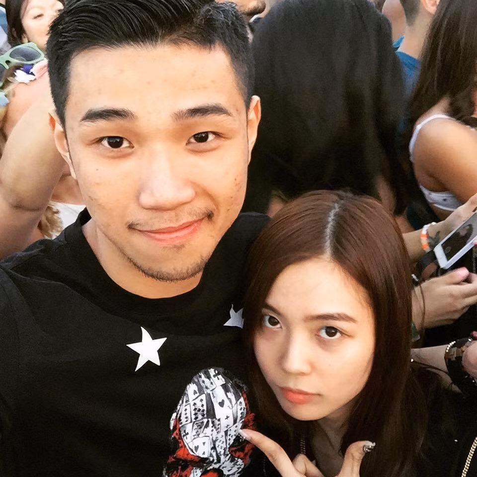 Hiện, thiếu gia thứ 2 Tập đoàn Tân Hoàng Minh giữ chức Phó Tổng Giám đốc nhưng chịu trách nhiệm điều hành mảng Trung tâm đấu thầu, Trung tâm Tài chính kế toán, ban Công nghệ thông tin và công ty con THM-Concrete. Ảnh: Saostar