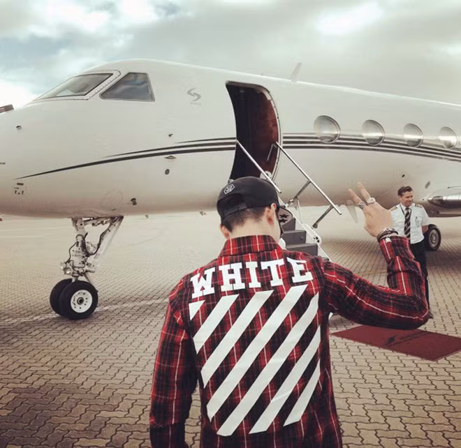 Bên cạnh đó, cậu cả nhà Tân Hoàng Minh còn được công chúng quan tâm nhờ độ chịu chơi và cuộc sống xa xỉ. Ảnh: Internet