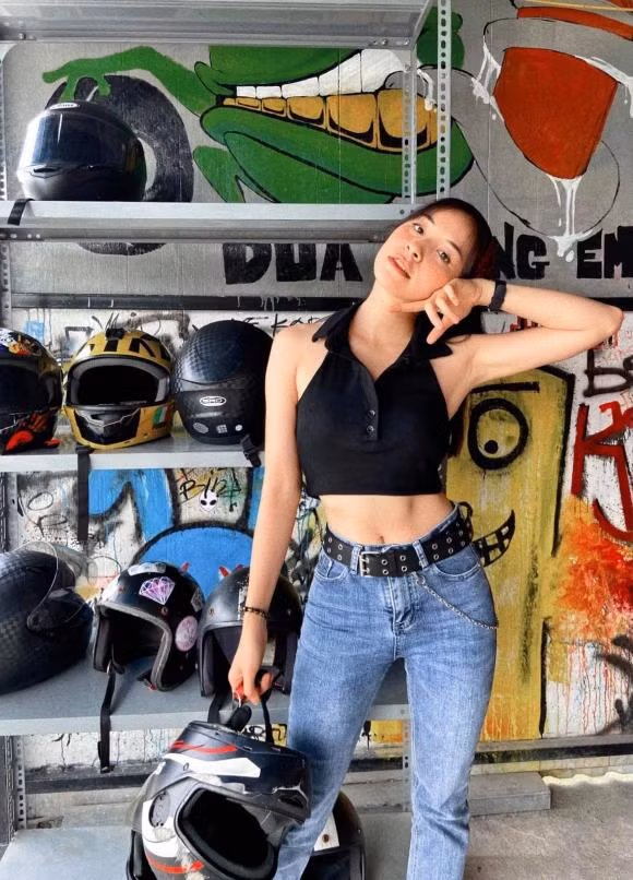 Ve goi cam cua Tran Van gai xinh trong phim 'Pho trong lang'-Hinh-4