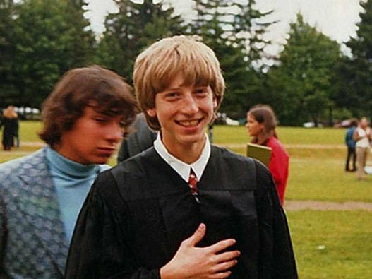Sau này, Bill Gates được bố mẹ gửi vào học tại trường Lakeside School, một ngôi trường tư nhân khắt khe tại Seattle - đây cũng là nơi Paul Allen, nhà đồng sáng lập Microsoft theo học. Ảnh: ScrapeTV