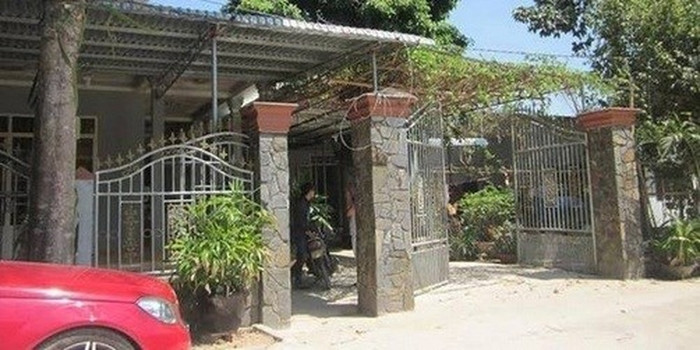 Bên cạnh chăm sóc cho căn nhà của mình, Trường Giang cũng không quên căn nhà của bố mẹ. Căn nhà ba mẹ danh hài tuy ở vùng quê, nhưng rất rộng rãi và thoáng đãng. Ảnh: Internet