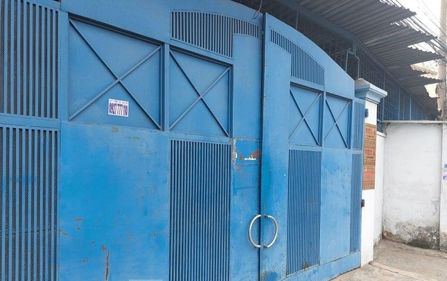 Nhìn từ bên ngoài, chi nhánh của Công ty Việt Á chẳng khác nhà riêng của người dân. Ảnh: Tiền phong