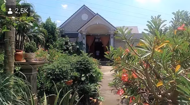 Cách đây không lâu, nam diễn viên Lê Dương Bảo Lâm cũng từng chia sẻ hình ảnh ngôi nhà của bố mẹ ở quê Đồng Nai. Ảnh chụp màn hình