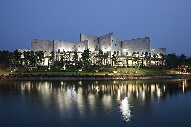 Dù vậy, nhóm kiến trúc sư đã xây dựng được một công trình với không gian kiến trúc mới mẻ, mang tính biểu tượng. Nguồn ảnh: Hiroyuki Oki