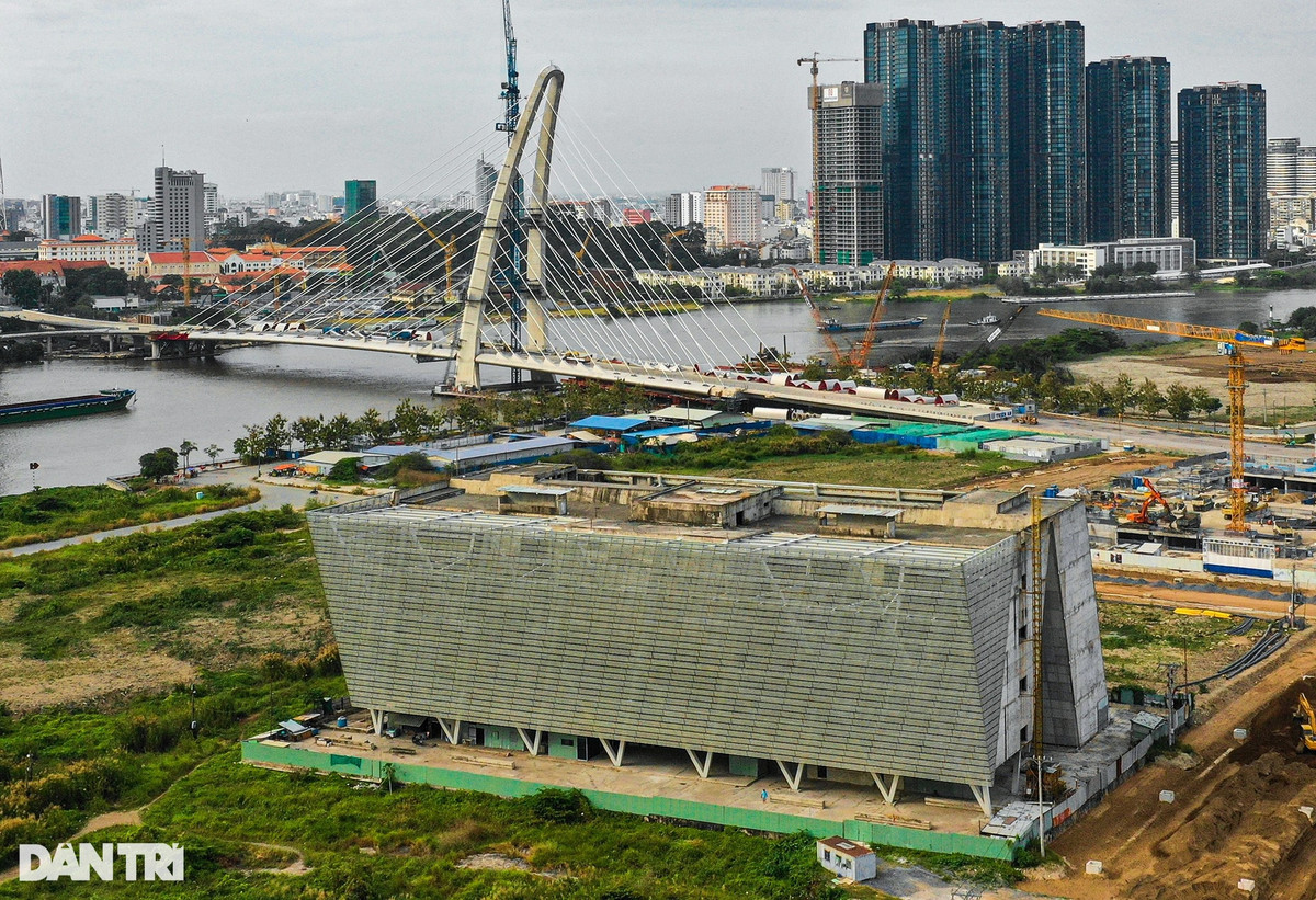 Khu đô thị mới nằm ngay giao lộ Mai Chí Thọ - Nguyễn Cơ Thạch, hiện tại là một trong những tuyến đường chính có lượng phương tiện lưu thông nhộn nhịp nhất khu vực Thủ Thiêm.