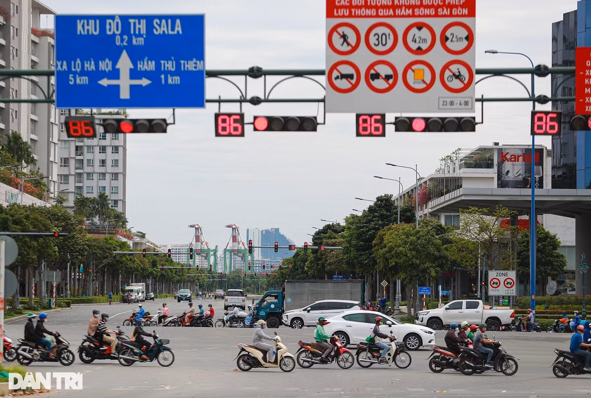 Khu đô thị Sala chính là dự án bất động sản thương mại đầu tiên của khu đô thị Thủ Thiêm được ra mắt năm 2015, khu dân cư này nằm phía Nam đường Mai Chí Thọ do Công ty CP Đại Quang Minh làm chủ đầu tư.