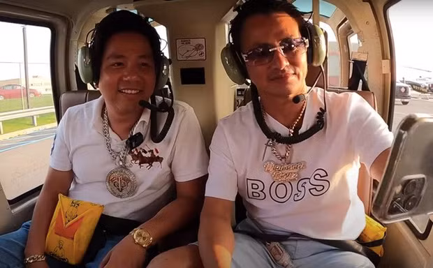 Johnny Đặng còn thuê máy bay trực thăng du ngoạn New York với Khoa Pug.