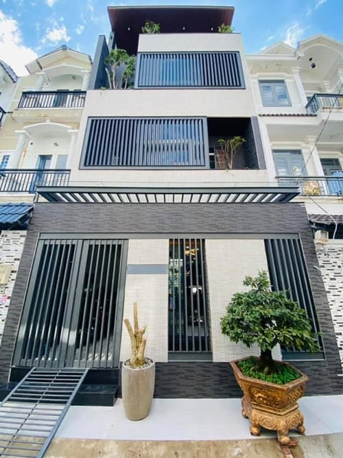 Khi mới chuyển về căn nhà tại Nhà Bè, vợ chồng Hải Băng - Thành Đạt từng chi tiền để sửa sang lại. Nhưng chưa ưng ý, cách đây hơn một năm, cặp đôi quyết định sửa căn hộ của mình một lần nữa.