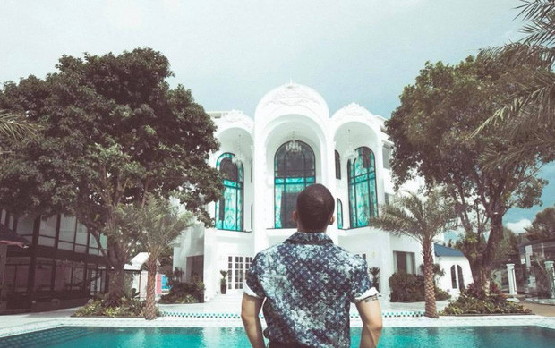 Sau đó, Vũ Khắc Tiệp thú nhận rằng anh chỉ thuê đất với giá 25 triệu/tháng. Dù vậy, anh vẫn chi số tiền lớn để sửa sang theo ý thích của mình.