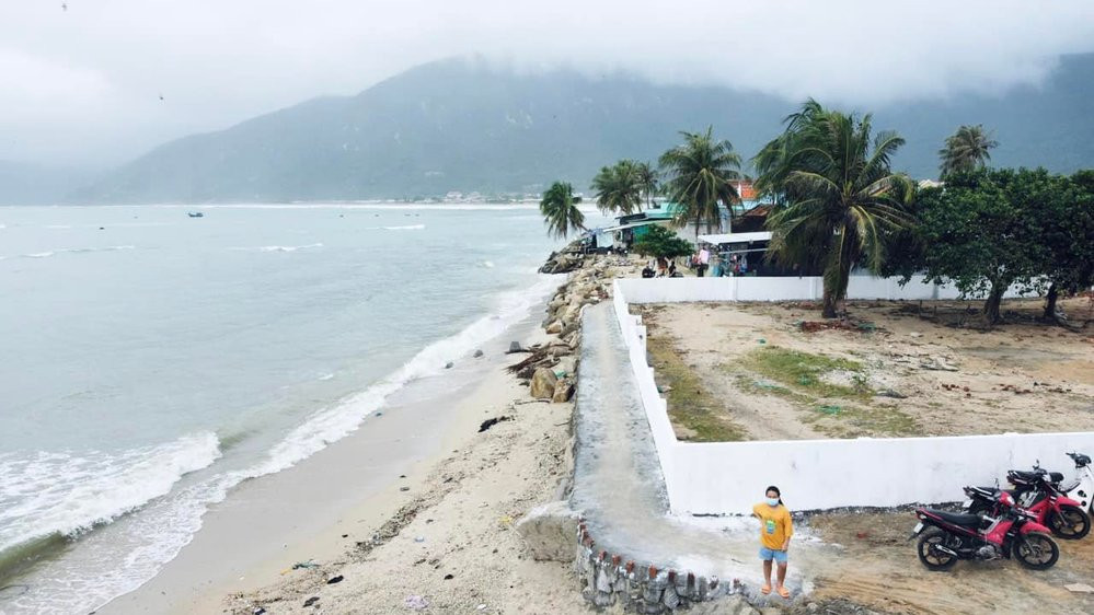 Theo hình ảnh có thể thấy khu vực này còn khá hoang sơ, đủ sức xây dựng một khách sạn nghỉ dưỡng hoặc nhà hàng. Ảnh: FBNV