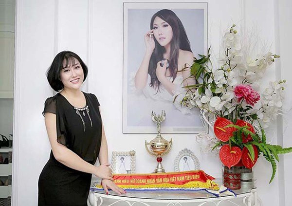 Sau đổ vỡ hôn nhân 2 lần, Phi Thanh Vân tạm xa showbiz để theo đuổi con đường kinh doanh. Đầu năm 2019, Phi Thanh Vân cùng con trai chuyển về căn hộ mới của Nhà Bè ( TP HCM).