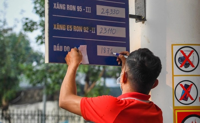 Sau dot tang soc, gia xang van se leo cao vao ngay mai?