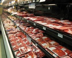 Vì thế, để biết rõ về chất lượng của thịt, bạn có thể yêu cầu nhân viên cửa hàng lấy cho mình một miếng thịt khác và tự kiểm tra.