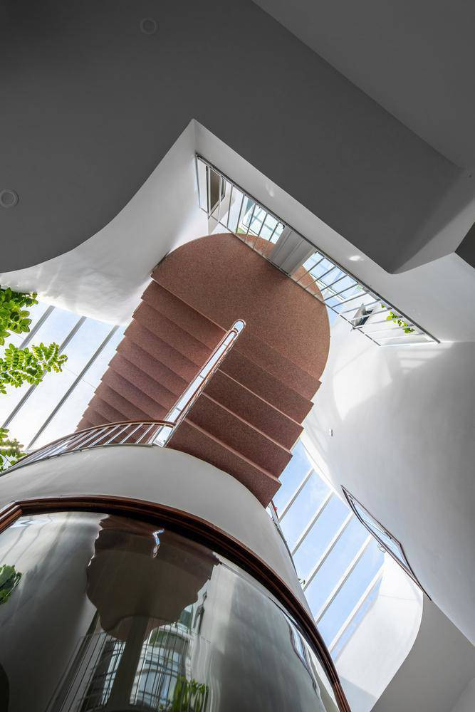 Mỗi vị trí trong nhà đều có một góc nhìn khác nhau để tạo nên bức tranh thú vị. Nguồn ảnh: Archdaily