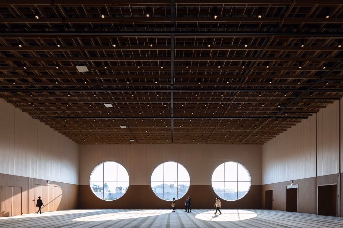 Với lối kiến trúc độc đáo, lãng mạn, đây là một trong những trung tâm sự kiện có nhiều người đến check-in, chụp ảnh tại TP.HCM. Nguồn ảnh: me+ architect