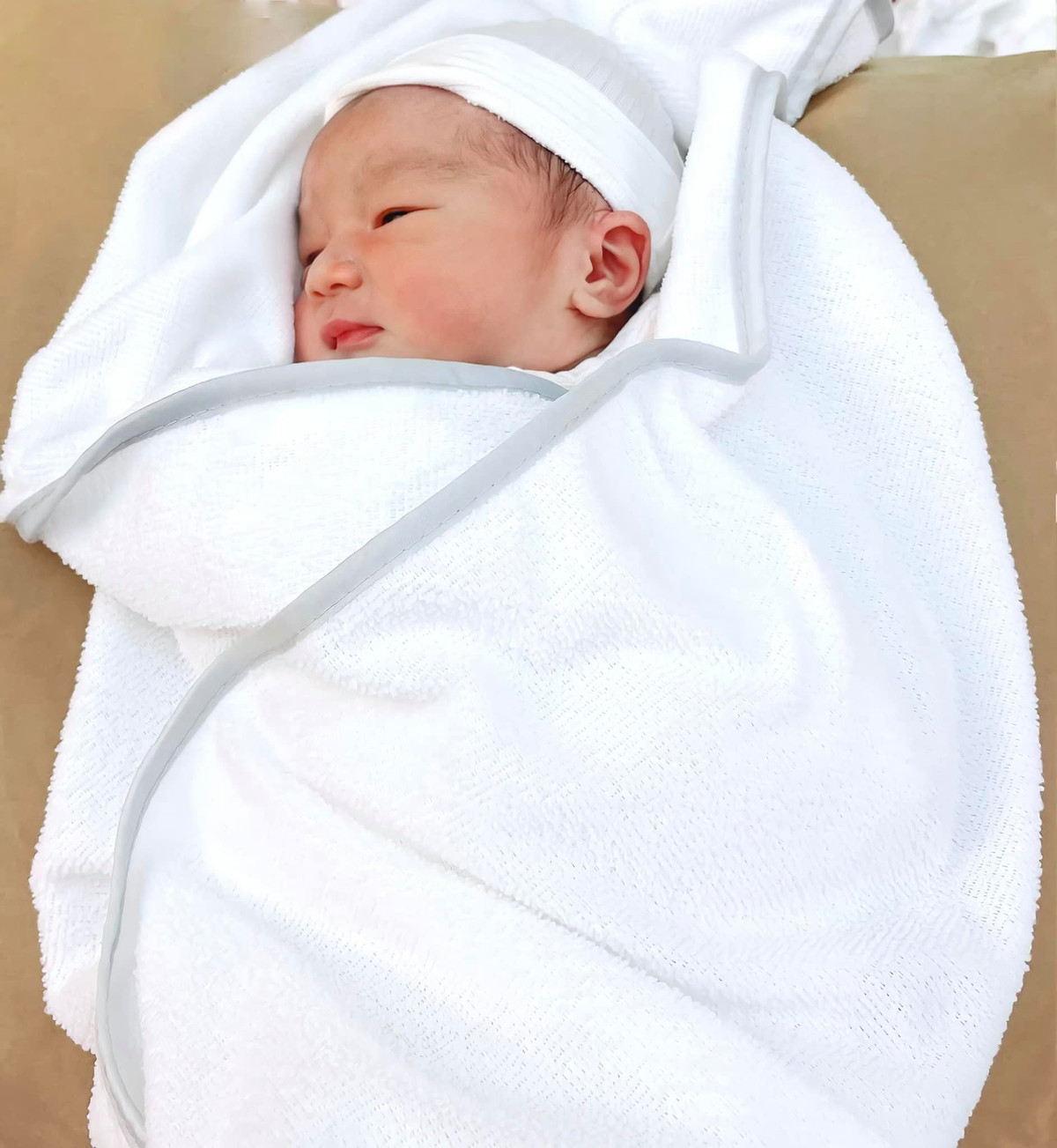 Sáng 15/11, Bảo Thy tiết lộ đã sinh con đầu lòng cho ông xã đại gia sau 2 năm kết hôn. Ảnh: Vietnamnet