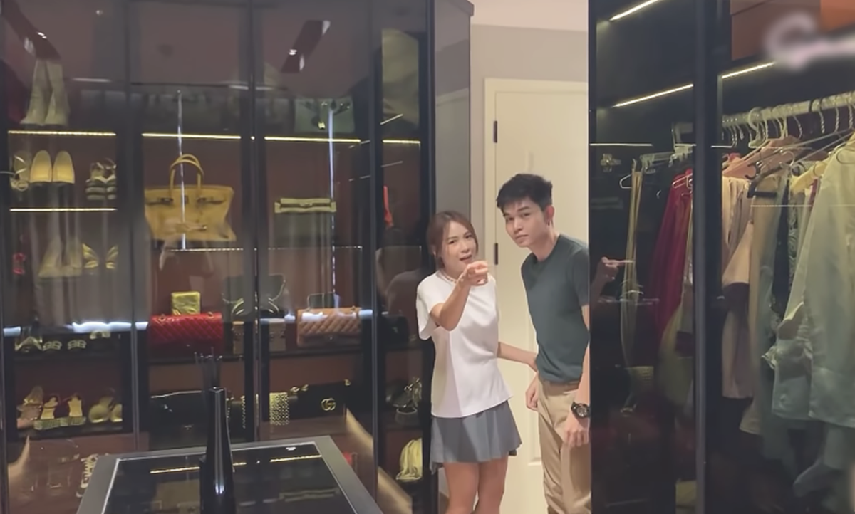 Trong phòng để đồ hiệu của Sam có bàn make up tự đóng mở. Ảnh: Ngoisao