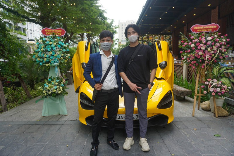 Lan Bach Tuyet thieu gia doi sieu xe co gi “hot“?