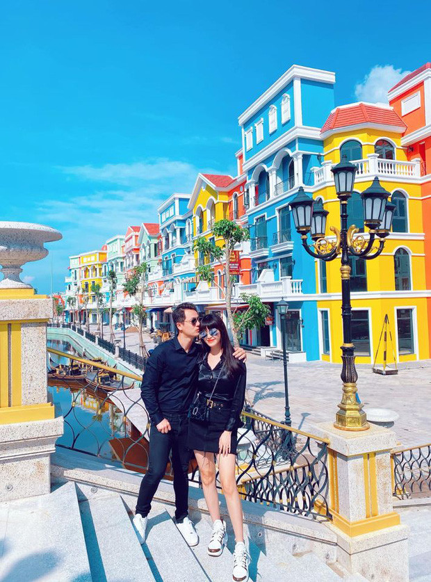 Đáng chú ý, loạt biệt thự này có giá lên tới 40 tỷ đồng. Ảnh: FBNV