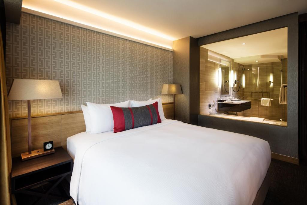 Mỗi phòng ở Grand Mercure Roxy có giá tối thiểu 157 đô la Singapore/đêm (tương đương 2,6 triệu đồng) với phòng phổ thông.