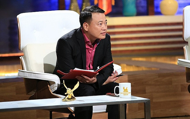 Shark Bình còn là một trong những "vị cá mập" nổi tiếng của chương trình "Thương vụ bạc tỷ" (Shark Tank Việt Nam). Ảnh: VTV