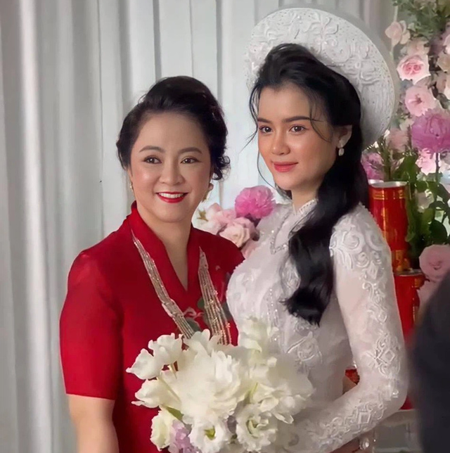 Day la cach nu dai gia Phuong Hang doi xu voi con dau