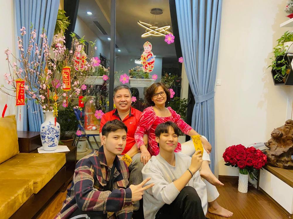 Thông qua một số hình ảnh về gia đình, có thể thấy nam diễn viên Thanh Sơn đang sống trong một căn hộ thuộc khu chung cư cao cấp tại Hà Nội. Ảnh: FB Thanh Sơn