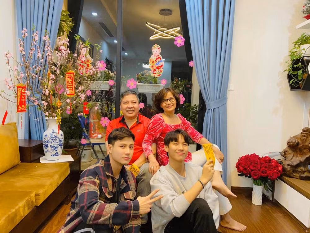 Thông qua một số hình ảnh về gia đình, có thể thấy nam diễn viên Thanh Sơn đang sống trong một căn hộ thuộc khu chung cư cao cấp tại Hà Nội. Ảnh: FB Thanh Sơn