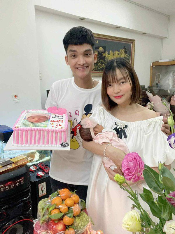 Vợ chồng nam diễn viên Mạc Văn Khoa đã tậu được một căn chung cư 2 phòng ngủ ở quận Bình Thạnh (TP HCM) để ổn định cuộc sống. Tuy nhiên, sau khi có con, Mạc Văn Khoa quyết định thuê một ngôi nhà khác để đảm bảo môi trường sống tốt nhất cho con.