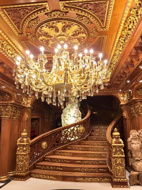 Nội thất bên trong toà lâu đài cũng vô cùng xa hoa, tráng lệ. Ảnh: Internet