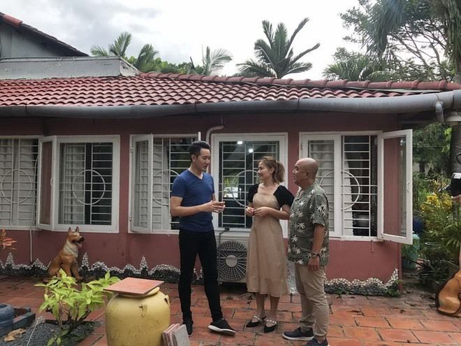 Ở tuổi 44, ca sĩ Nguyễn Phi Hùng sống độc thân tại 1 căn nhà rộng lớn ở Củ Chi - TPHCM. Ảnh: Lao động
