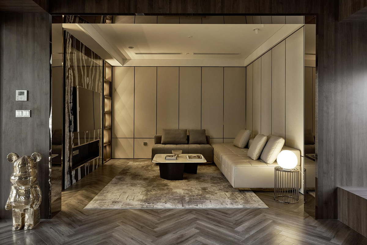 CEO F88 cho biết, biệt thự bao gồm các phòng chức năng như tập gym, phòng xông hơi, làm việc, vườn tầng 1, 2, 3...