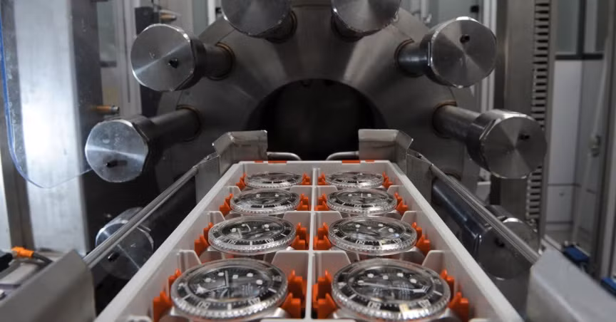 Nhằm ảm bảo khả năng chống nước của đồng hồ, Rolex đã thí nghiệm mỗi chiếc đồng hồ này trong một bể chứa đặc biệt. Nguồn ảnh: Rolex