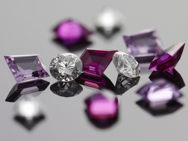 Đồng hồ Rolex được tạo ra nhờ tất cả sự nỗ lực của mỗi nhóm, sự kết hợp giữa người thiết kế, thợ kim hoàn, người đặt đá quý...