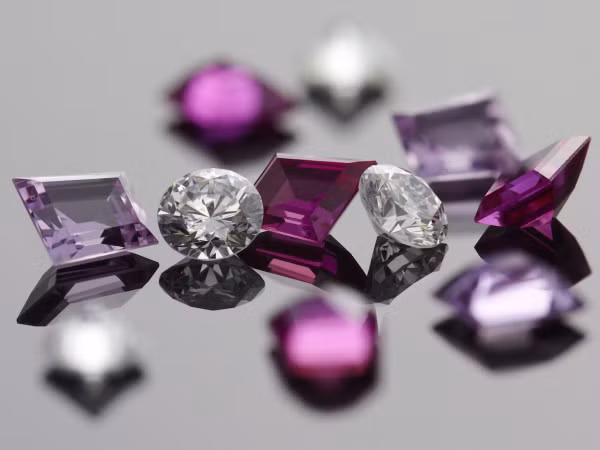 Đồng hồ Rolex được tạo ra nhờ tất cả sự nỗ lực của mỗi nhóm, sự kết hợp giữa người thiết kế, thợ kim hoàn, người đặt đá quý...