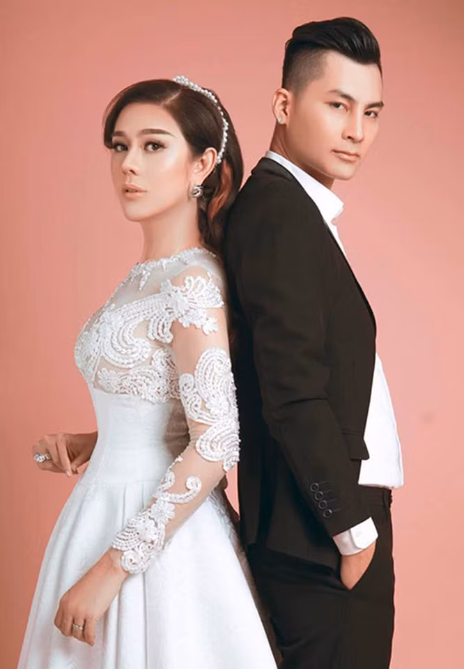 Sáng 10/12, Phi Hùng - ông xã ca sĩ Lâm Khánh Chi gây bất ngờ khi đăng tải dòng trạng thái thông báo chính thức chia tay mỹ nhân chuyển giới sau 4 năm mặn nồng. Ảnh: Vietnamnet