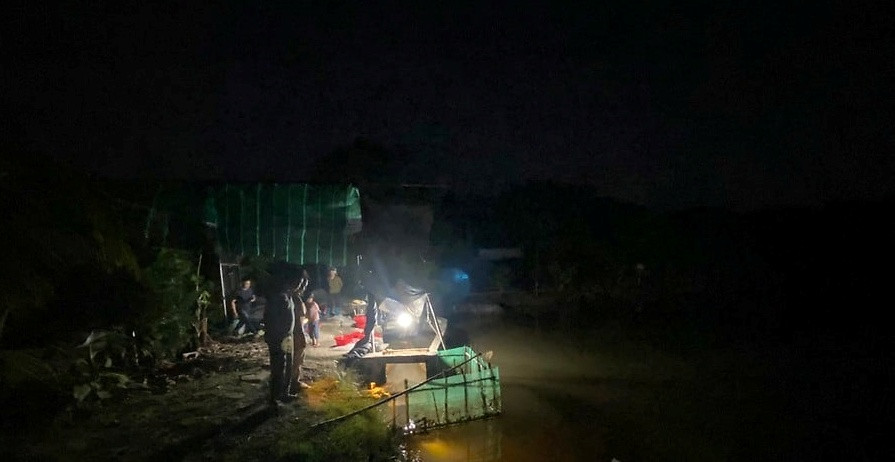 Không chỉ tại Tứ Kỳ, thời điểm này, người dân ven sông một số huyện ở Hải Phòng như An Lão, Tiên Lãng, Vĩnh Bảo...cũng vào mùa "thu hoạch" rươi. Ảnh: Baohaiphong