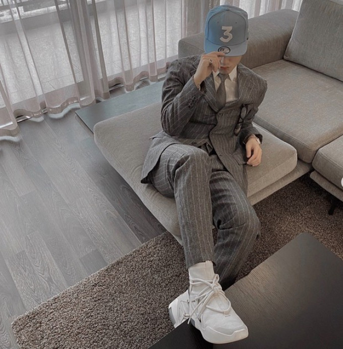 Sau đó vài năm, ca sĩ Sơn Tùng đã chuyển sang ở một nơi mới trông không khác gì biệt thự với thiết kế hiện đại, sang trọng bậc nhất TP.HCM. Ảnh: M-TP