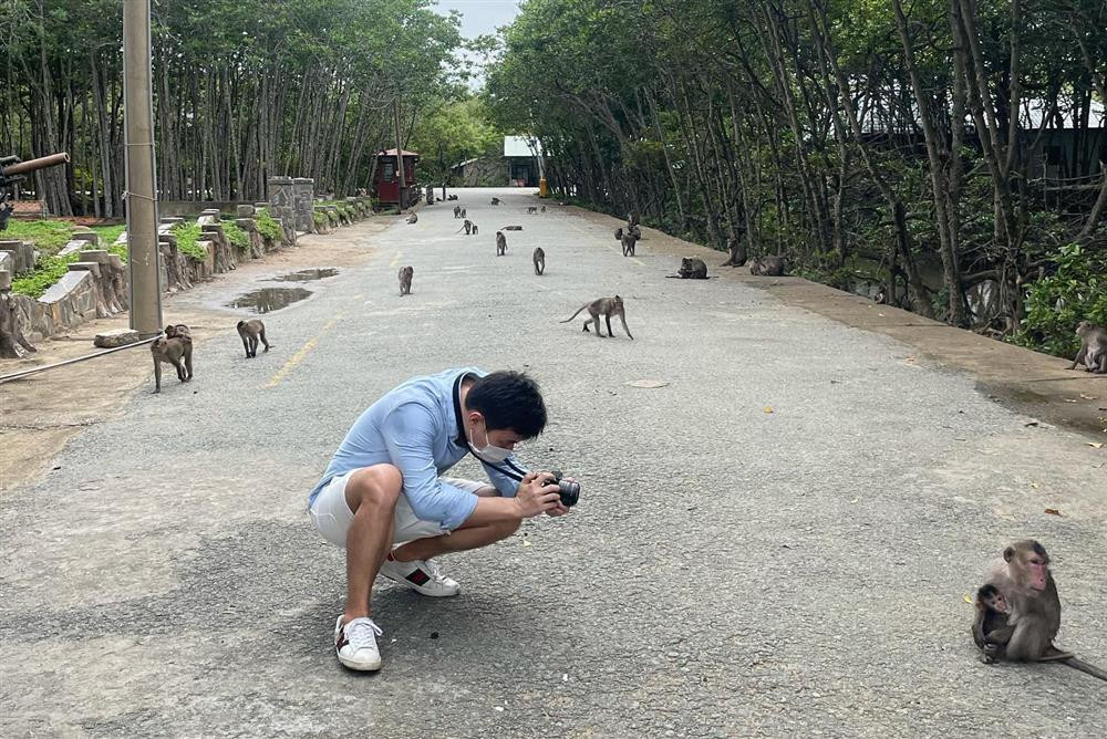 Tập đoàn dệt may của gia đình bạn trai thiếu gia Salim hiện là đối tác gia công của một loạt thương hiệu lớn trên thế giới như Carter’s, Zara, Calvin Klein, Forever 21, SpringField, Columbia...
