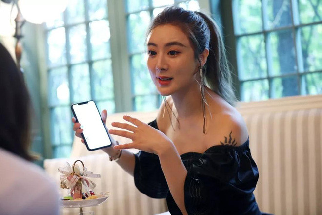 Đáng chú ý, Vy Á còn là một trong những gương mặt giương lá cờ đầu tiên trên mặt trận livestream của Taobao. Ảnh: Sohu