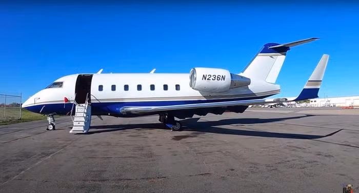 Theo phần mô tả video, Khoa Pug cho biết giá tiền của chiếc máy bay này khoảng 5 triệu đô, tức 115 tỷ đồng.