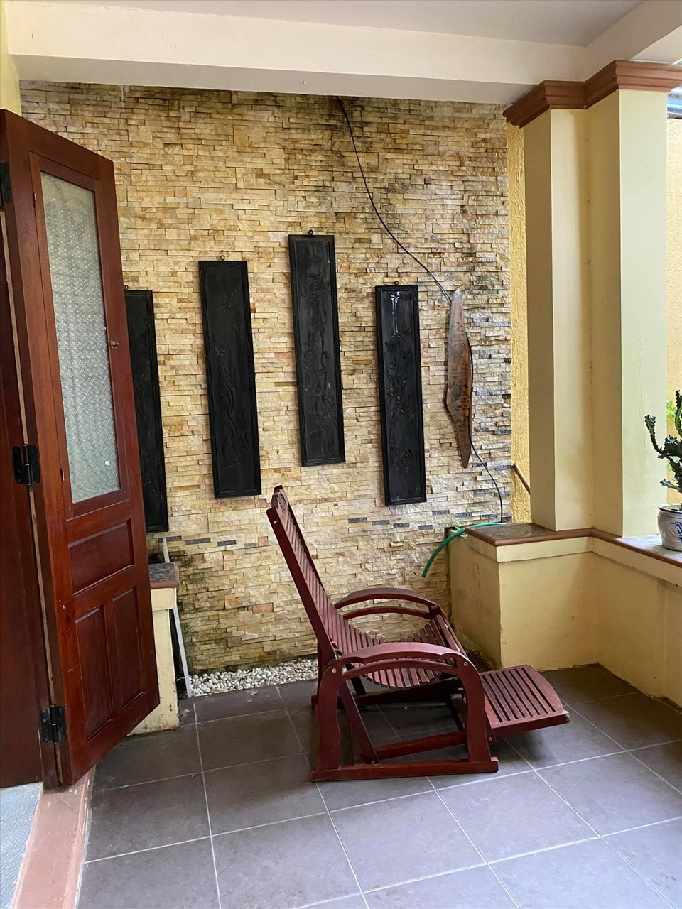 Góc thư giãn lý tưởng trong biệt thự. Ảnh: Lao động